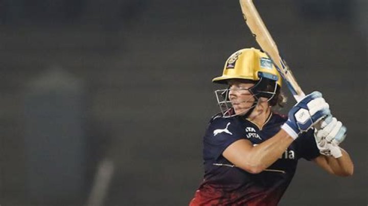 Sophie Devine Height, Weight, Age, Body Statistics