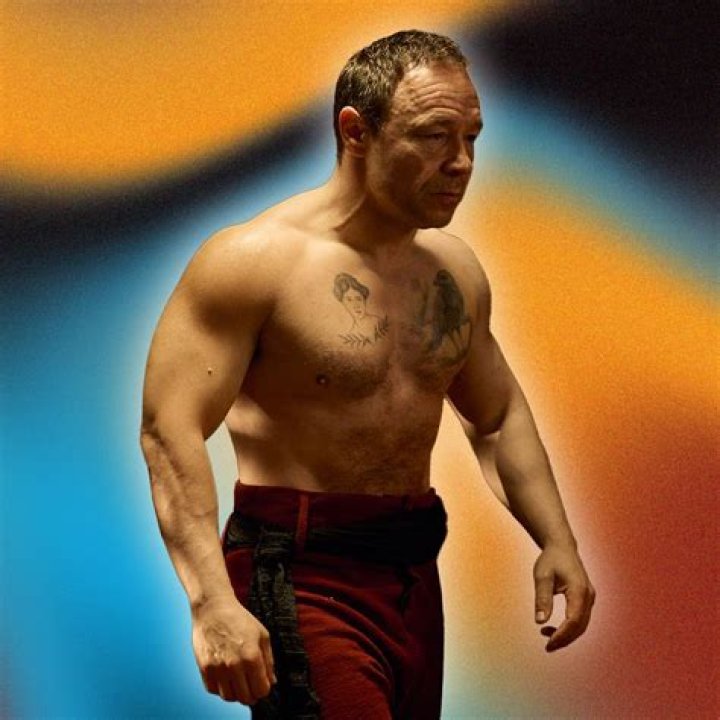 Stephen Graham Height, Weight, Age, Spouse, Biography, Family