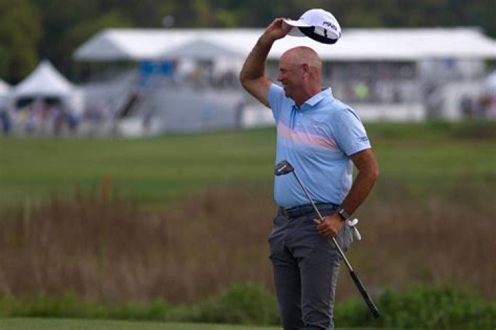 PGA Golfer Stewart Cink Net worth and Earnings; Who is his Wife?