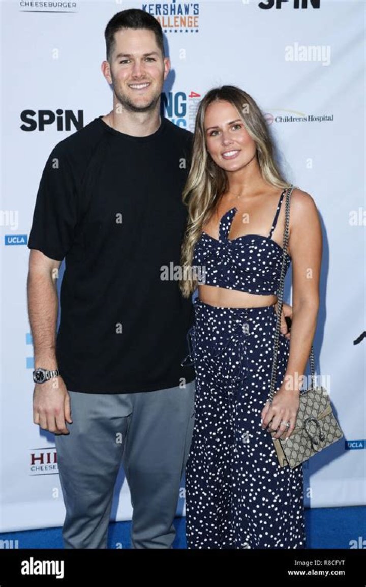 A professional realtor based on Duluth, Georgia who is Wifey to MLB free agent, Alex Wood, What's her net worth?