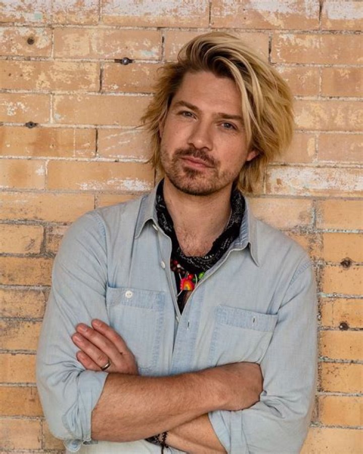 Taylor Hanson Height, Weight, Age, Spouse, Children, Facts, Biography