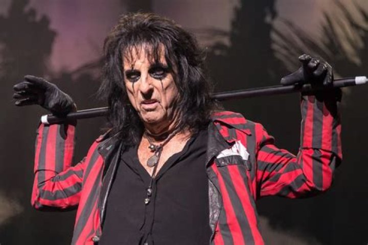 The Reason Alice Cooper's Net Worth Is Lower Than His Contemporary Rock Stars