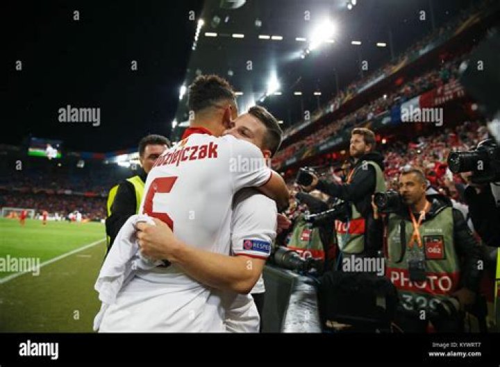 Timothee Kolodziejczak Bio, Age, Net Worth, Salary, Market Value, Stats, & Dating