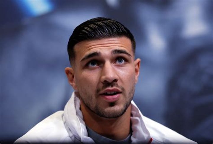 Tommy Fury Biography- Boxing, Salary, Earnings, Net worth, Married, Relationship, Girlfriend, Wife, Family, Brother, Age, height, Nationality