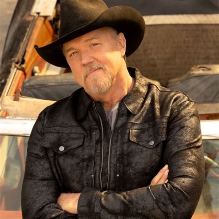Trace Adkins Height, Weight, Age, Girlfriend, Family, Facts, Biography