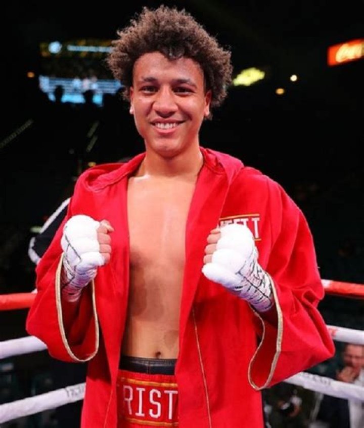 Pro Boxer Tristan Kalkreuth Earnings and Net worth (Age, Next Fight, Family, Girlfriend)