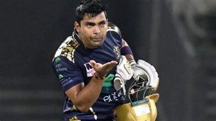 Umar Akmal Height, Weight, Age, Body Statistics
