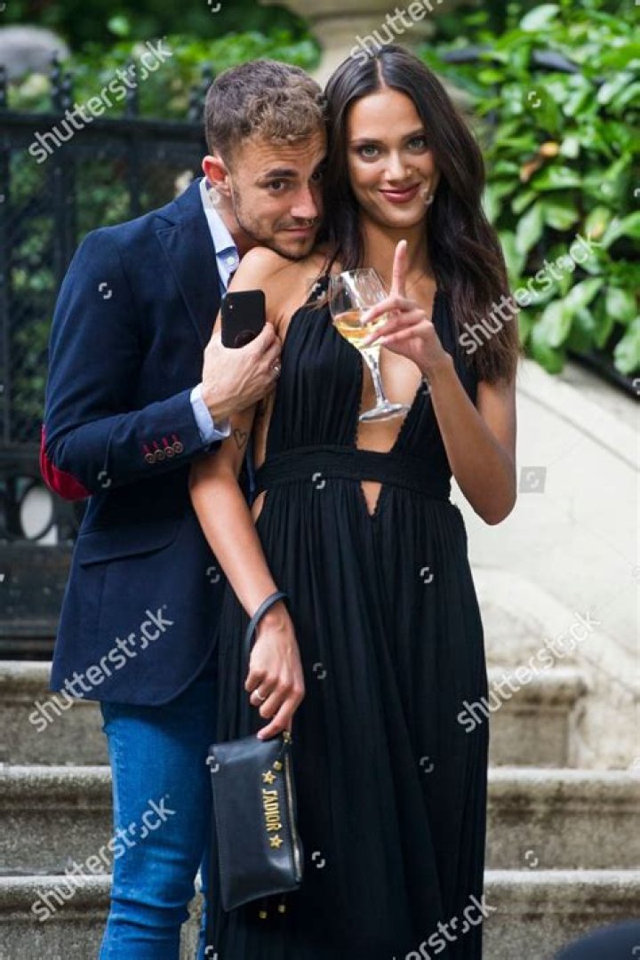 Who is Dalianah Arekion Dating Now?