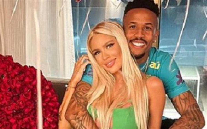 
Eder Militao Girlfriend, Karoline Lima 2023 - All About His Dating History!