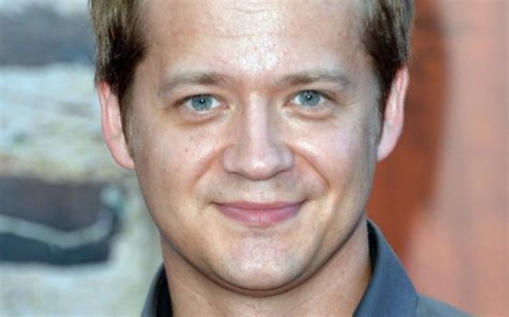 Who is Jason Earles Dating Now?