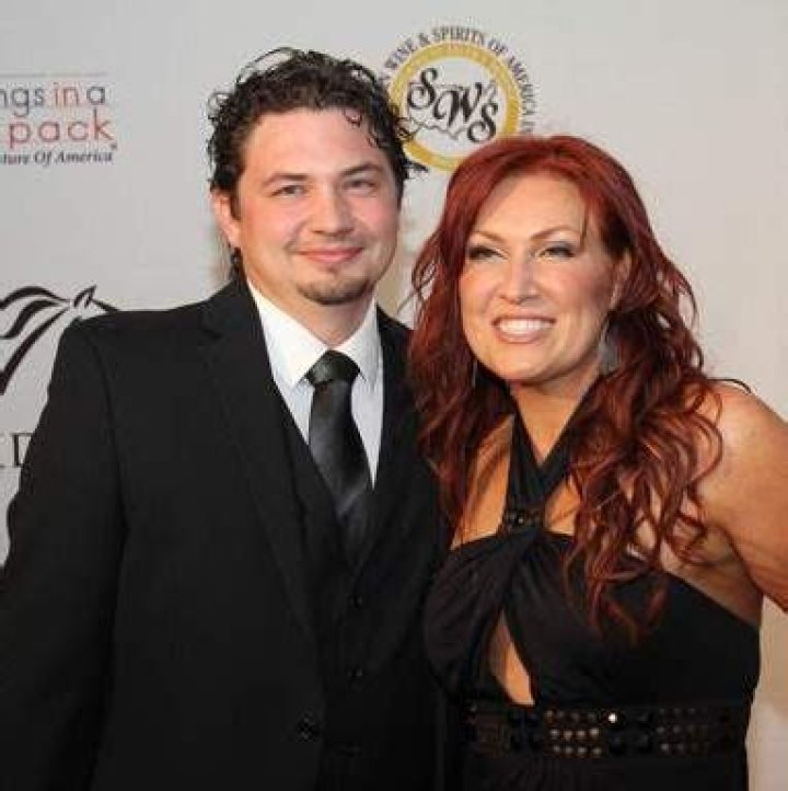 Who is Jo Dee Messina Dating Now