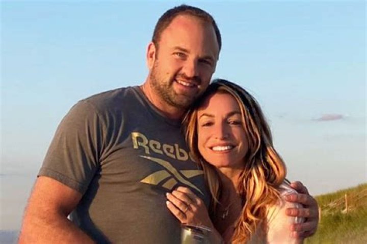 Who is Karen Burnett Dating Now?