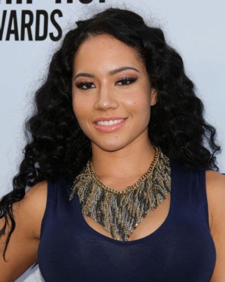 Who is Kris Stephens Dating Now?