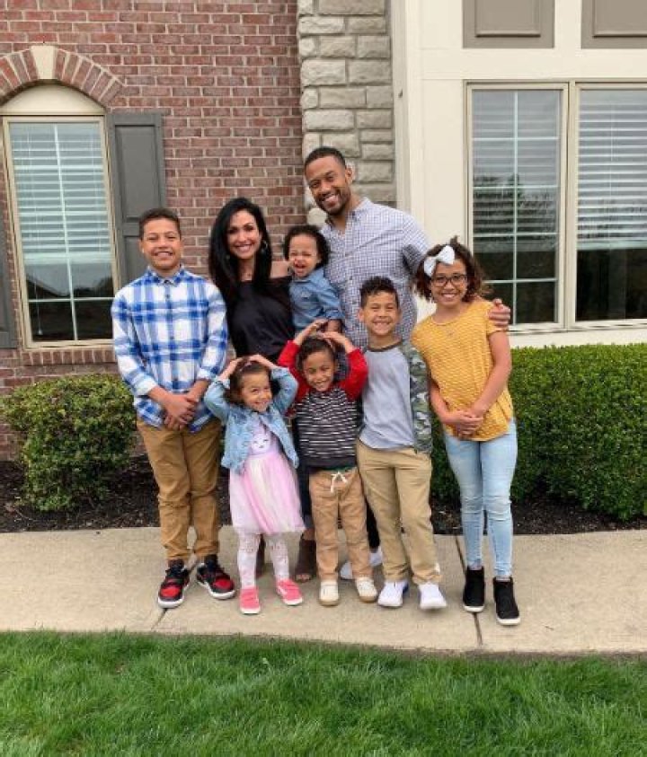 
Marcus Freeman Shares Six Children With his Seductive Wife, Joanna [2023 Update]: Know about Joanna Freeman- Playerswiki