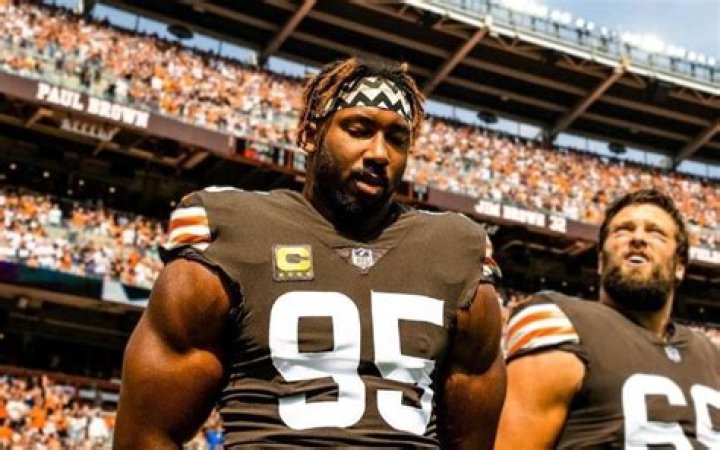 
Who is Myles Garrett Girlfriend? Myles Hospitalized For Car Crash After Practice on Monday