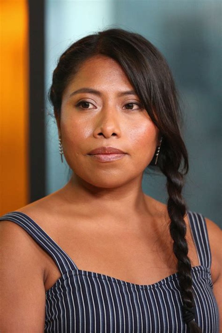 Yalitza Aparicio Height, Weight, Age, Boyfriend, Family, Facts, Biography