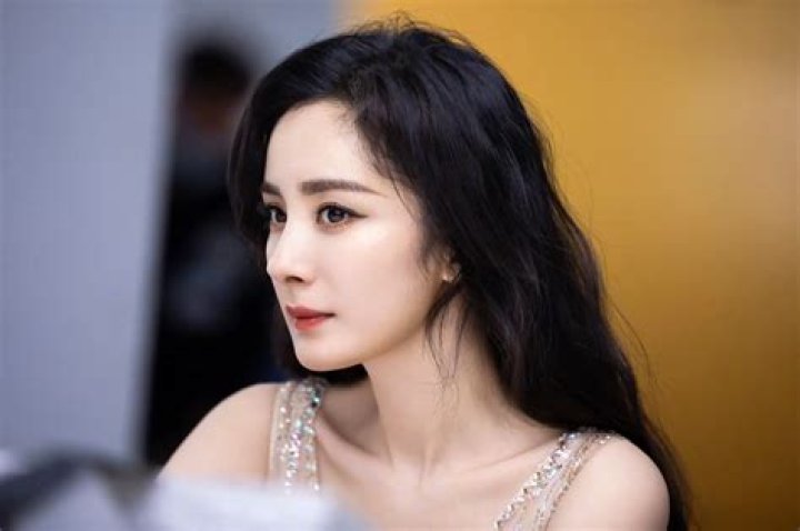 Yang Mi Height, Weight, Age, Boyfriend, Family, Facts, Biography