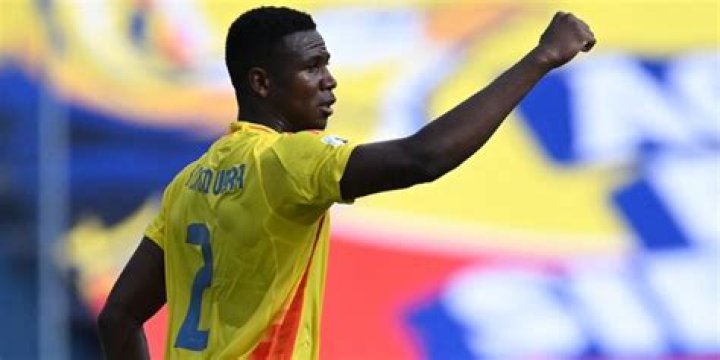 Yerson Mosquera Contract, Salary, and Net worth (Bio, Age, Family, Height, Girlfriend, Sponsors)