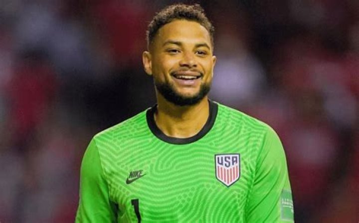 Soccer Player Zack Steffen's Girlfriend, Salary, Net Worth, Parents, Siblings, Transfermrkt, FIFA 22, Instagram, Height